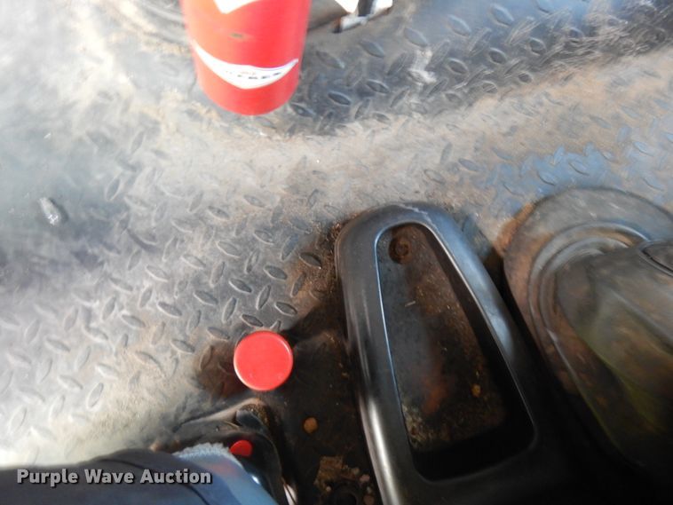 image for item HR9249 2004 GMC C7500  forestry bucket truck