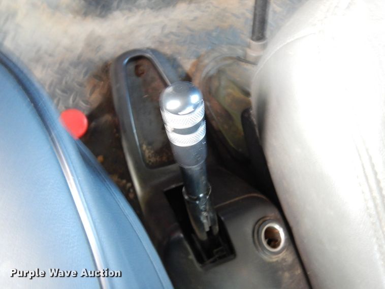 image for item HR9249 2004 GMC C7500  forestry bucket truck