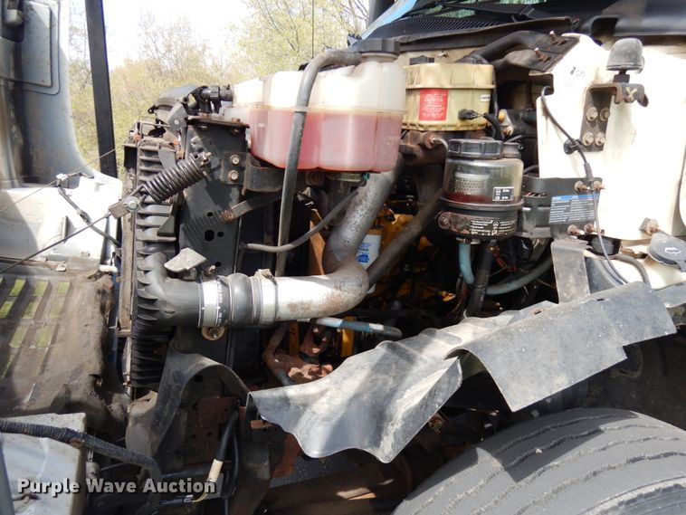 image for item HR9249 2004 GMC C7500  forestry bucket truck