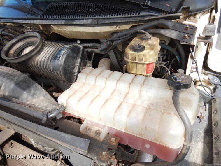 image for item HR9249 2004 GMC C7500  forestry bucket truck