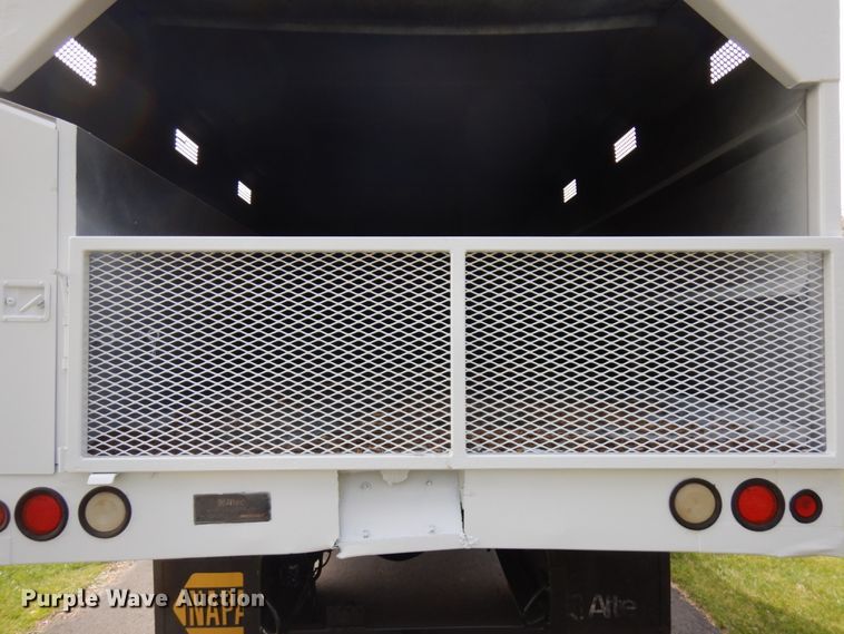 image for item HR9249 2004 GMC C7500  forestry bucket truck