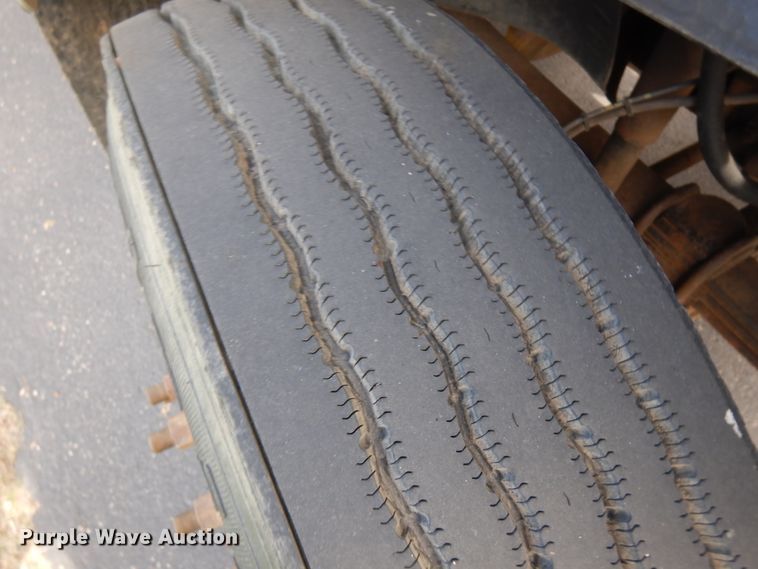 image for item HR9249 2004 GMC C7500  forestry bucket truck