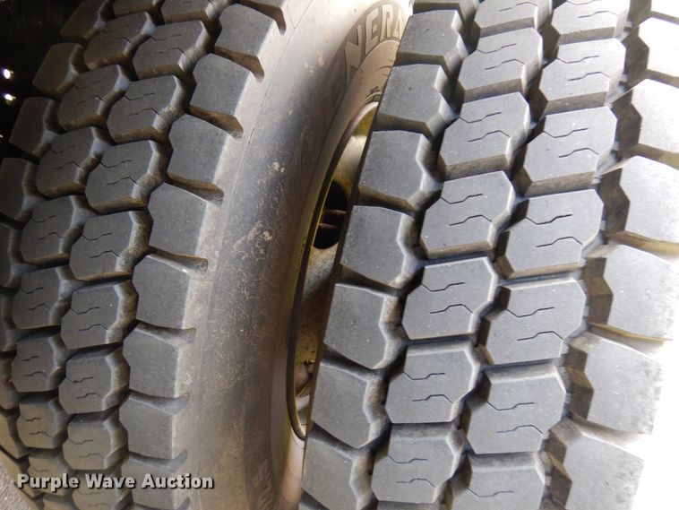 image for item HR9249 2004 GMC C7500  forestry bucket truck