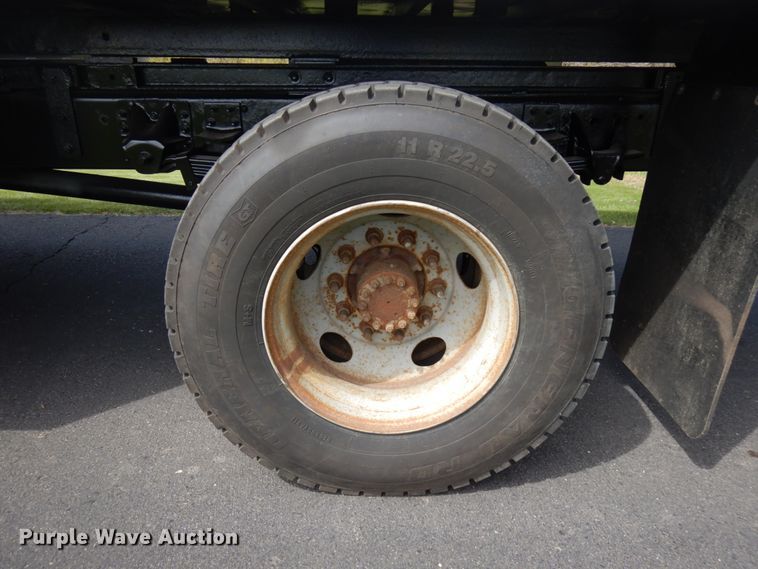 image for item HR9249 2004 GMC C7500  forestry bucket truck