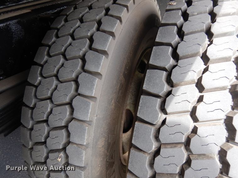 image for item HR9249 2004 GMC C7500  forestry bucket truck