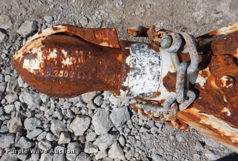 image for item HX9235 2013 Contract Manufacuring CMC5240  enclosed cargo trailer