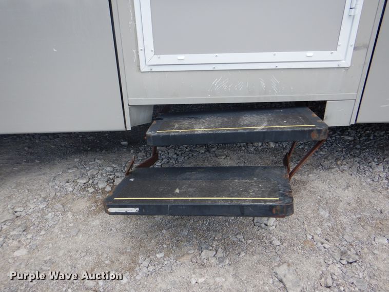 image for item HX9249 2002 Winnebago Sightseer  RV