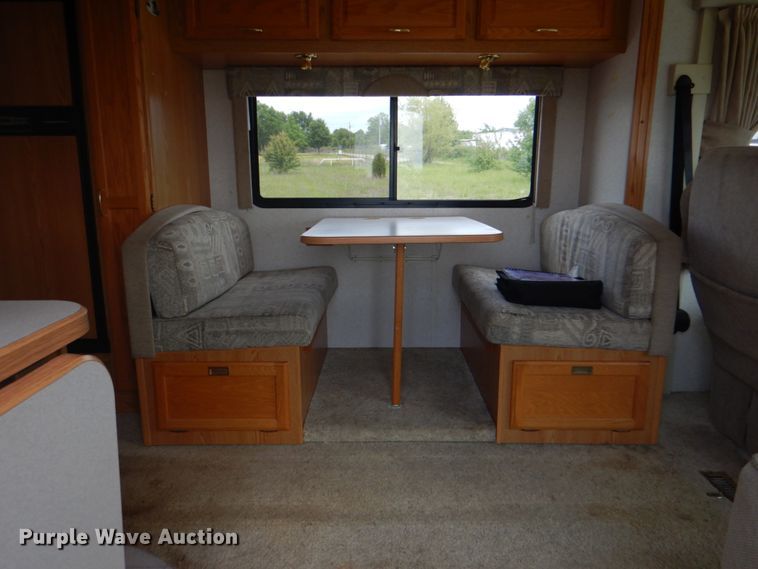 image for item HX9249 2002 Winnebago Sightseer  RV