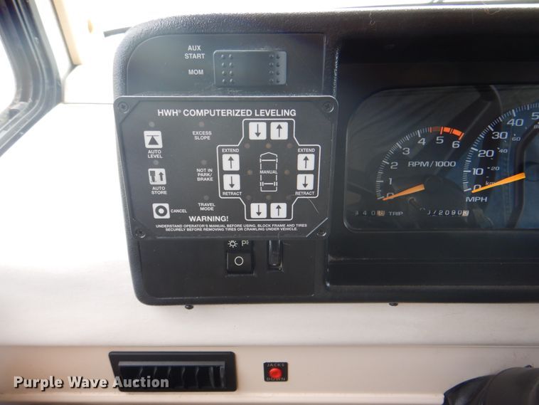 image for item HX9249 2002 Winnebago Sightseer  RV