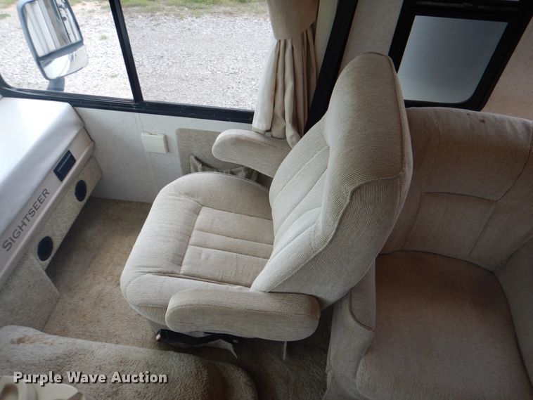 image for item HX9249 2002 Winnebago Sightseer  RV