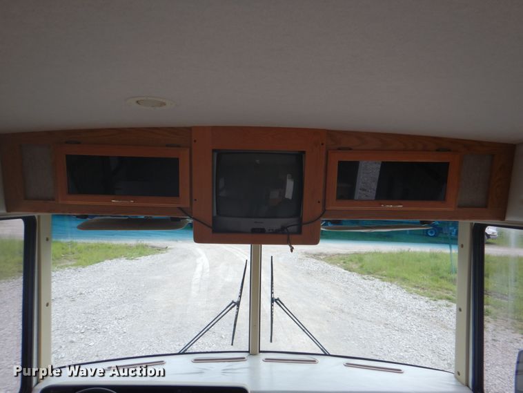 image for item HX9249 2002 Winnebago Sightseer  RV