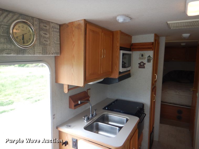 image for item HX9249 2002 Winnebago Sightseer  RV