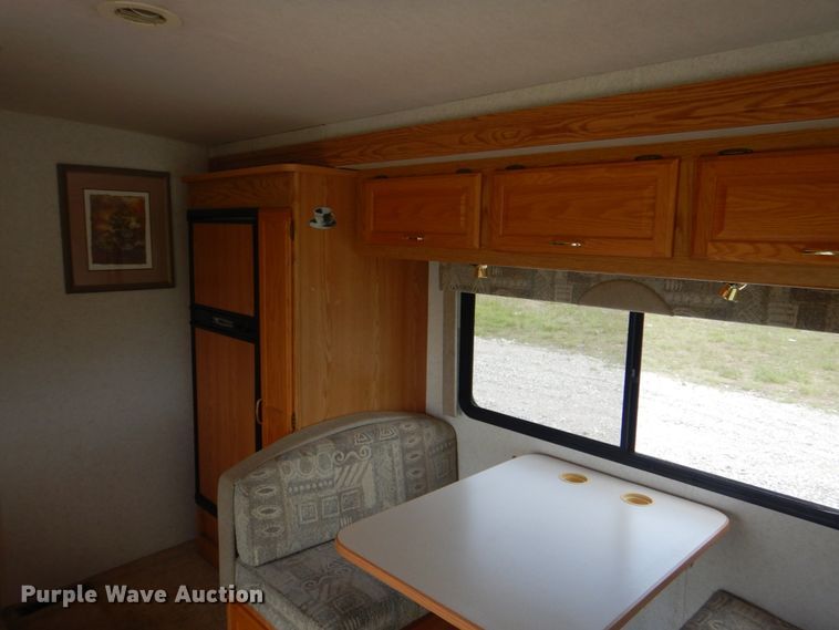 image for item HX9249 2002 Winnebago Sightseer  RV