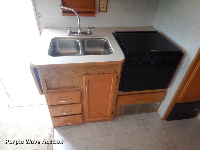 image for item HX9249 2002 Winnebago Sightseer  RV