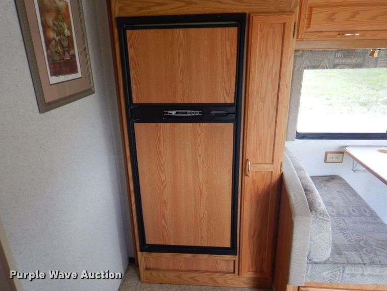 image for item HX9249 2002 Winnebago Sightseer  RV