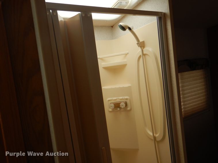 image for item HX9249 2002 Winnebago Sightseer  RV