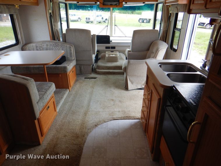 image for item HX9249 2002 Winnebago Sightseer  RV