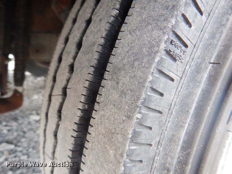 image for item HX9249 2002 Winnebago Sightseer  RV