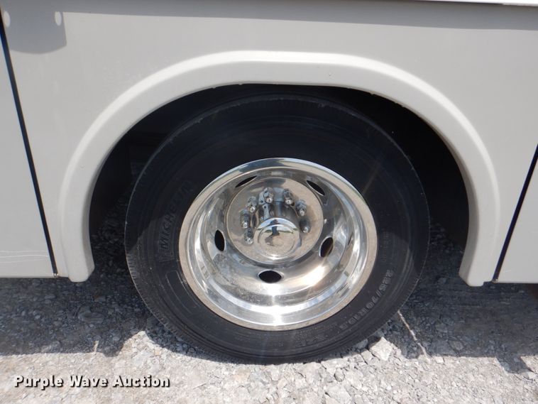 image for item HX9249 2002 Winnebago Sightseer  RV