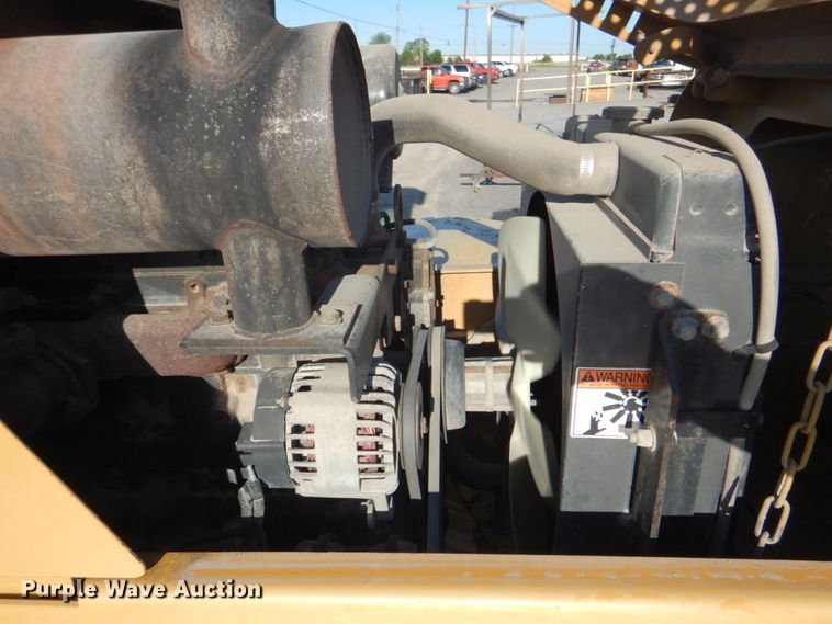 image for item IA9746 2006 Omega-lift 2215-8  forklift