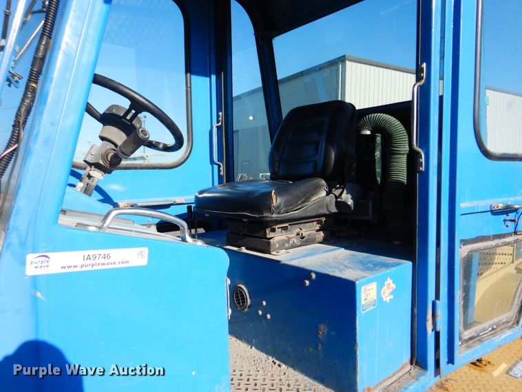 image for item IA9746 2006 Omega-lift 2215-8  forklift