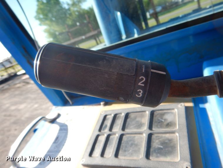 image for item IA9746 2006 Omega-lift 2215-8  forklift