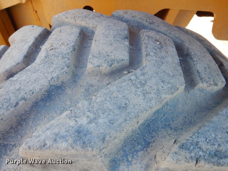 image for item IA9746 2006 Omega-lift 2215-8  forklift