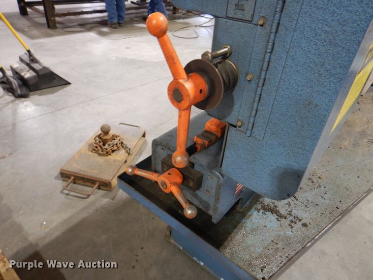 image for item IA9747 2011 Scotchman  band saw