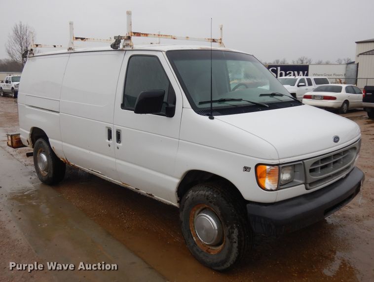 image for item ID9791 2002 Ford Econoline E250  van