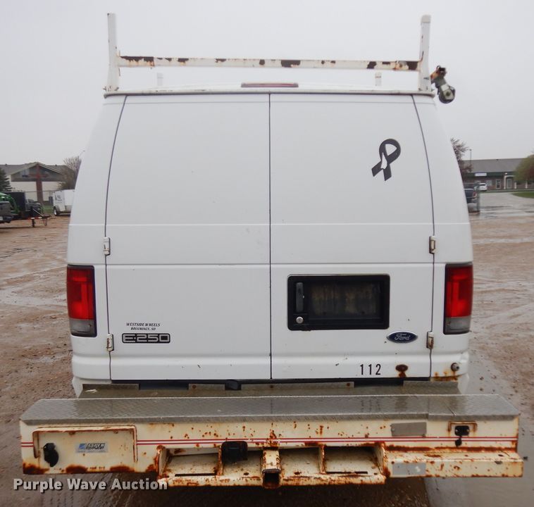 image for item ID9791 2002 Ford Econoline E250  van