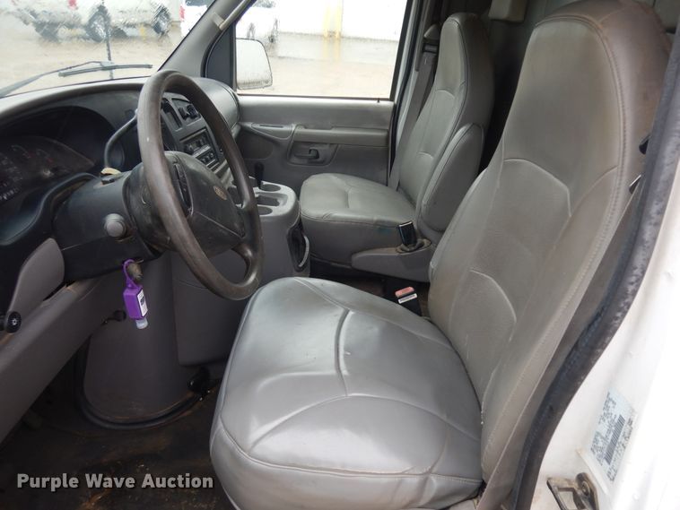 image for item ID9791 2002 Ford Econoline E250  van