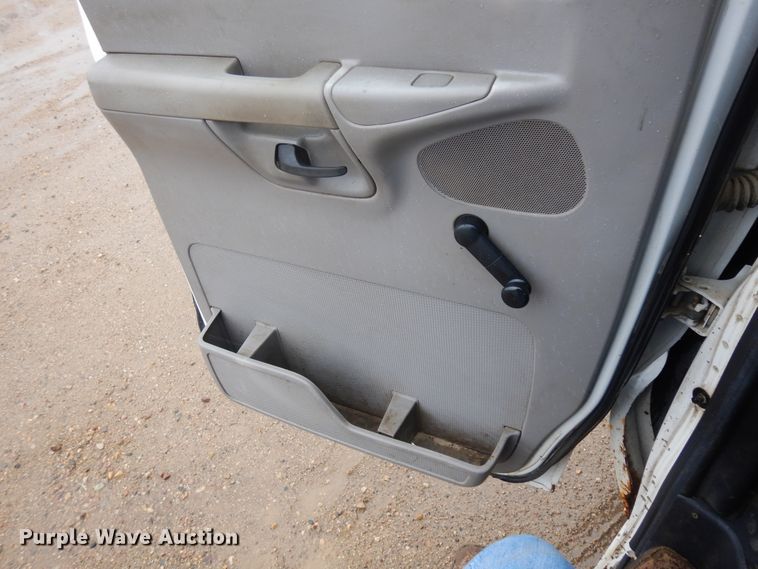 image for item ID9791 2002 Ford Econoline E250  van