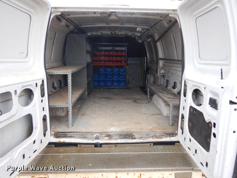 image for item ID9791 2002 Ford Econoline E250  van