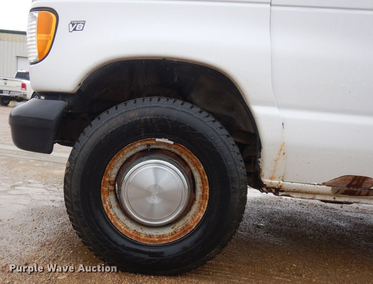 image for item ID9791 2002 Ford Econoline E250  van