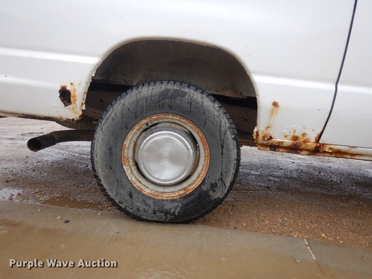 image for item ID9791 2002 Ford Econoline E250  van