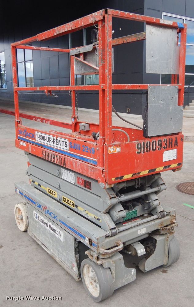image for item IH9259 2012 Skyjack SJIII 3219  scissor lift