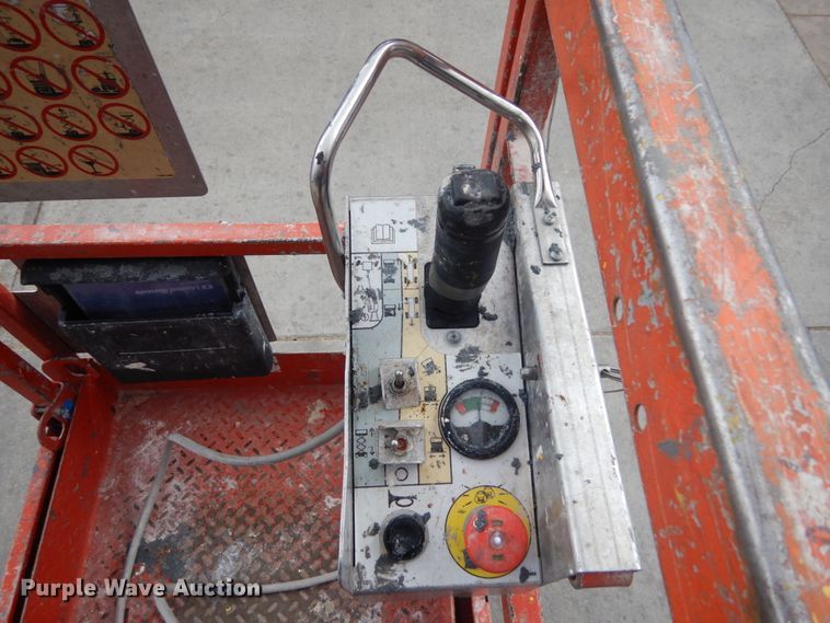 image for item IH9259 2012 Skyjack SJIII 3219  scissor lift