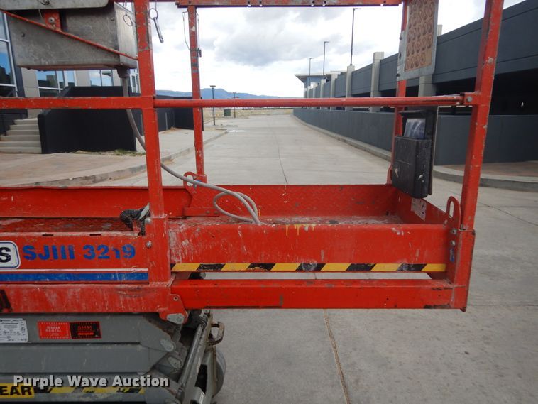 image for item IH9259 2012 Skyjack SJIII 3219  scissor lift