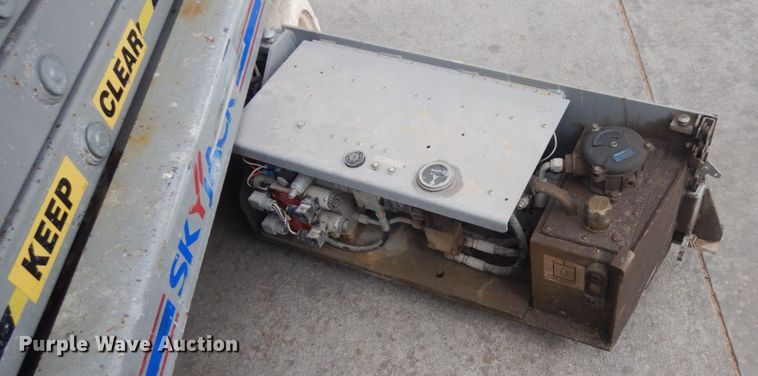 image for item IH9259 2012 Skyjack SJIII 3219  scissor lift
