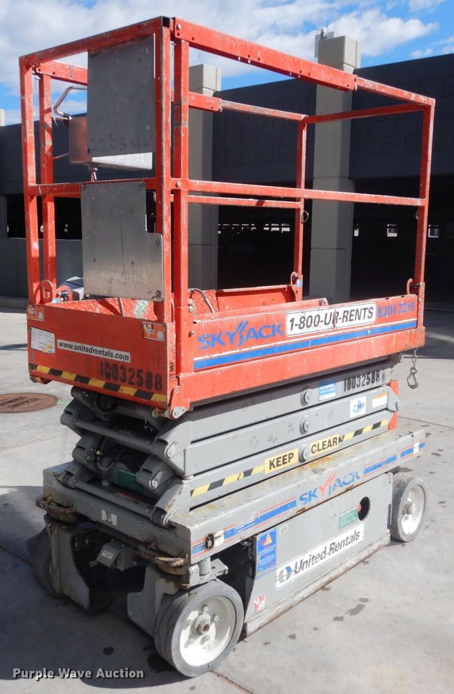 image for item IH9260 2012 Skyjack SJIII 3219  scissor lift