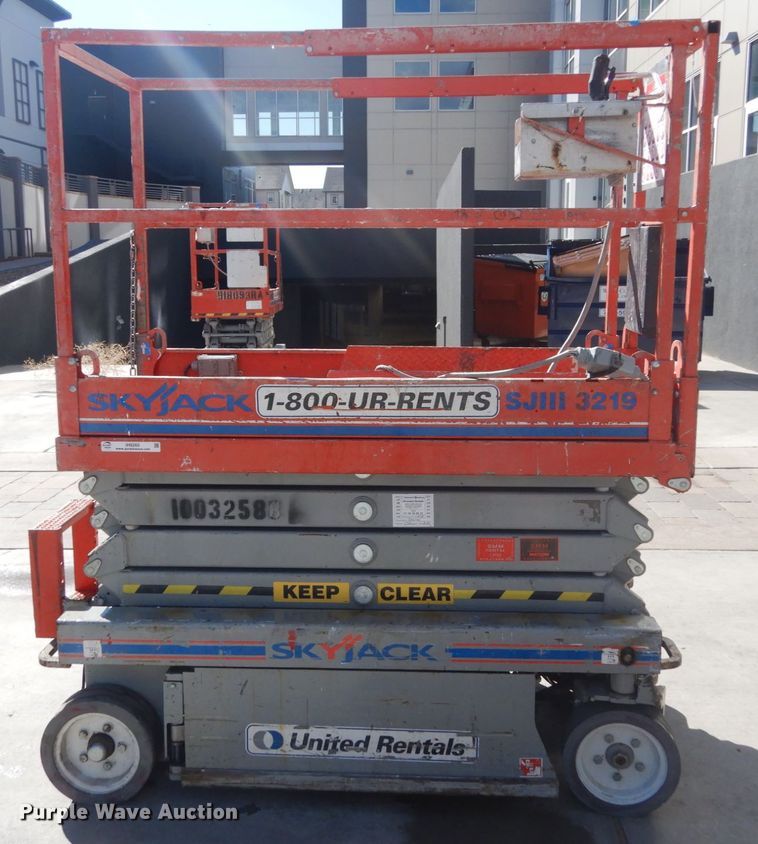 image for item IH9260 2012 Skyjack SJIII 3219  scissor lift
