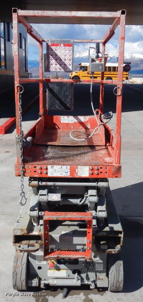 image for item IH9260 2012 Skyjack SJIII 3219  scissor lift