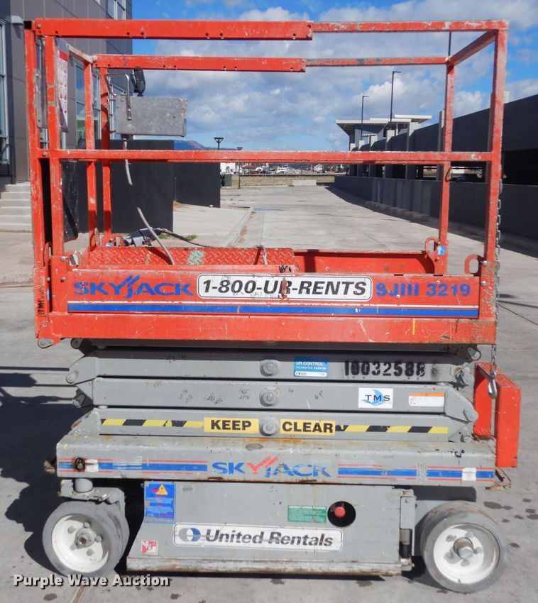 image for item IH9260 2012 Skyjack SJIII 3219  scissor lift