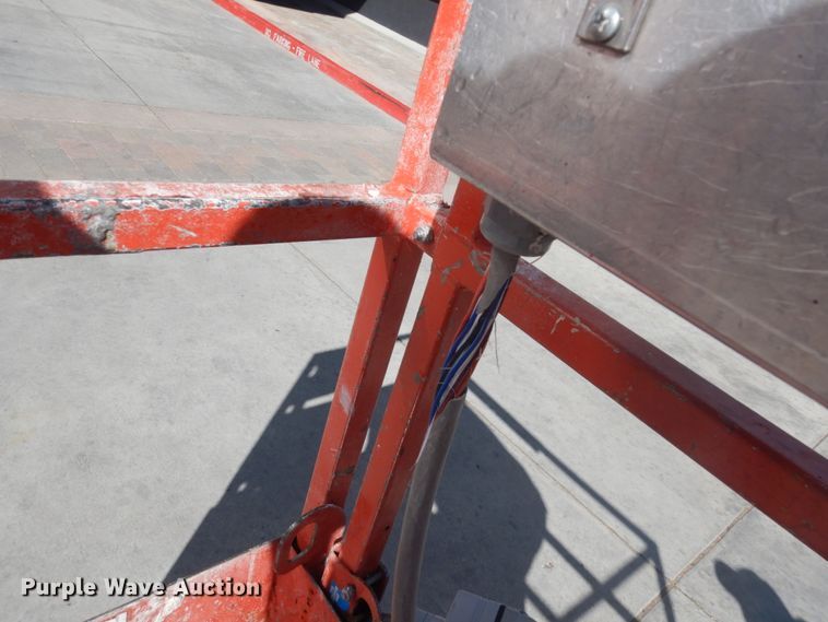 image for item IH9260 2012 Skyjack SJIII 3219  scissor lift