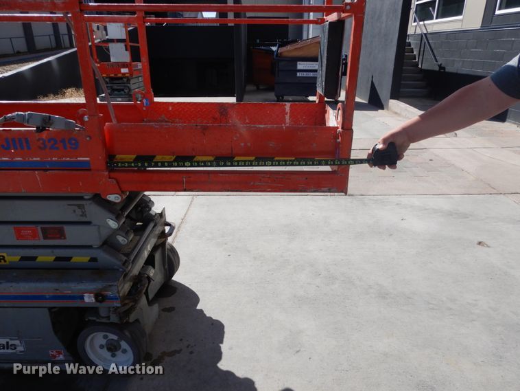 image for item IH9260 2012 Skyjack SJIII 3219  scissor lift
