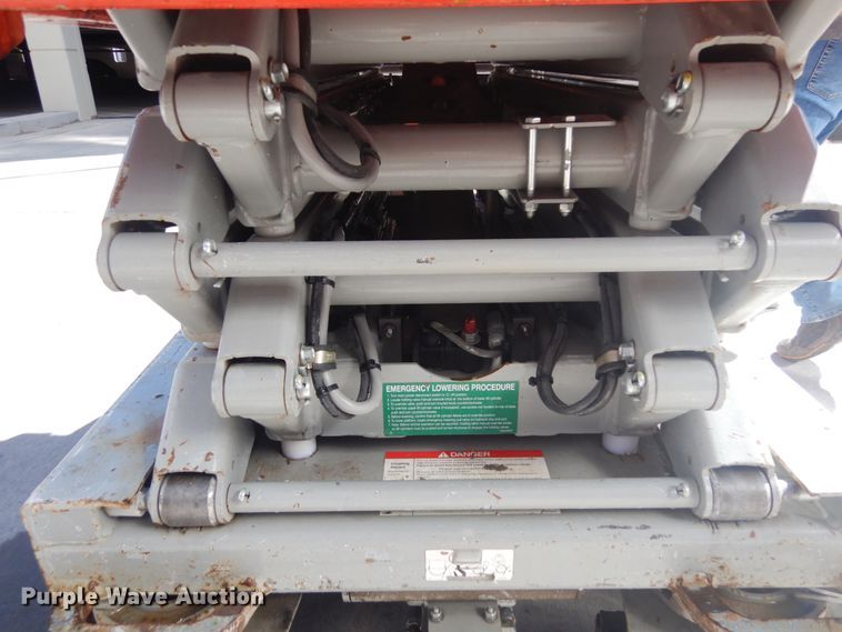 image for item IH9260 2012 Skyjack SJIII 3219  scissor lift