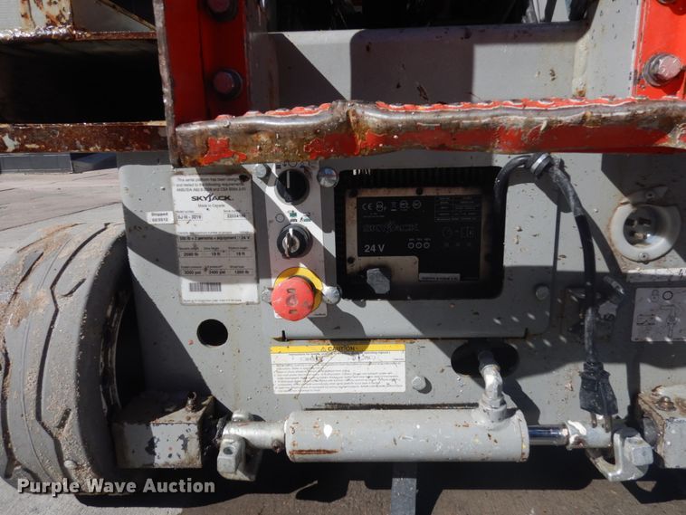 image for item IH9260 2012 Skyjack SJIII 3219  scissor lift