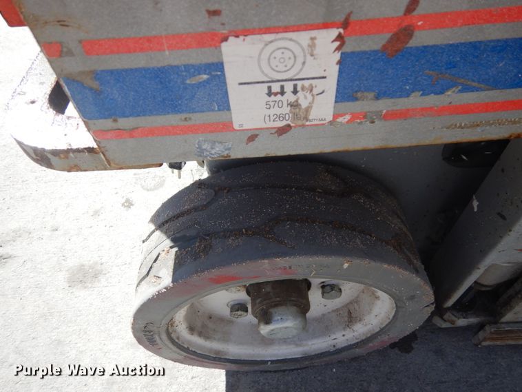 image for item IH9260 2012 Skyjack SJIII 3219  scissor lift