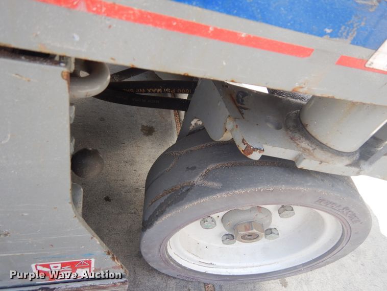 image for item IH9260 2012 Skyjack SJIII 3219  scissor lift