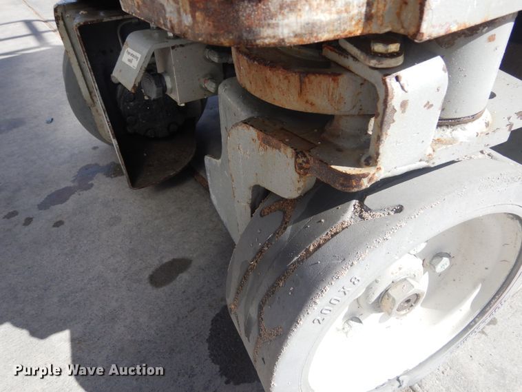 image for item IH9260 2012 Skyjack SJIII 3219  scissor lift